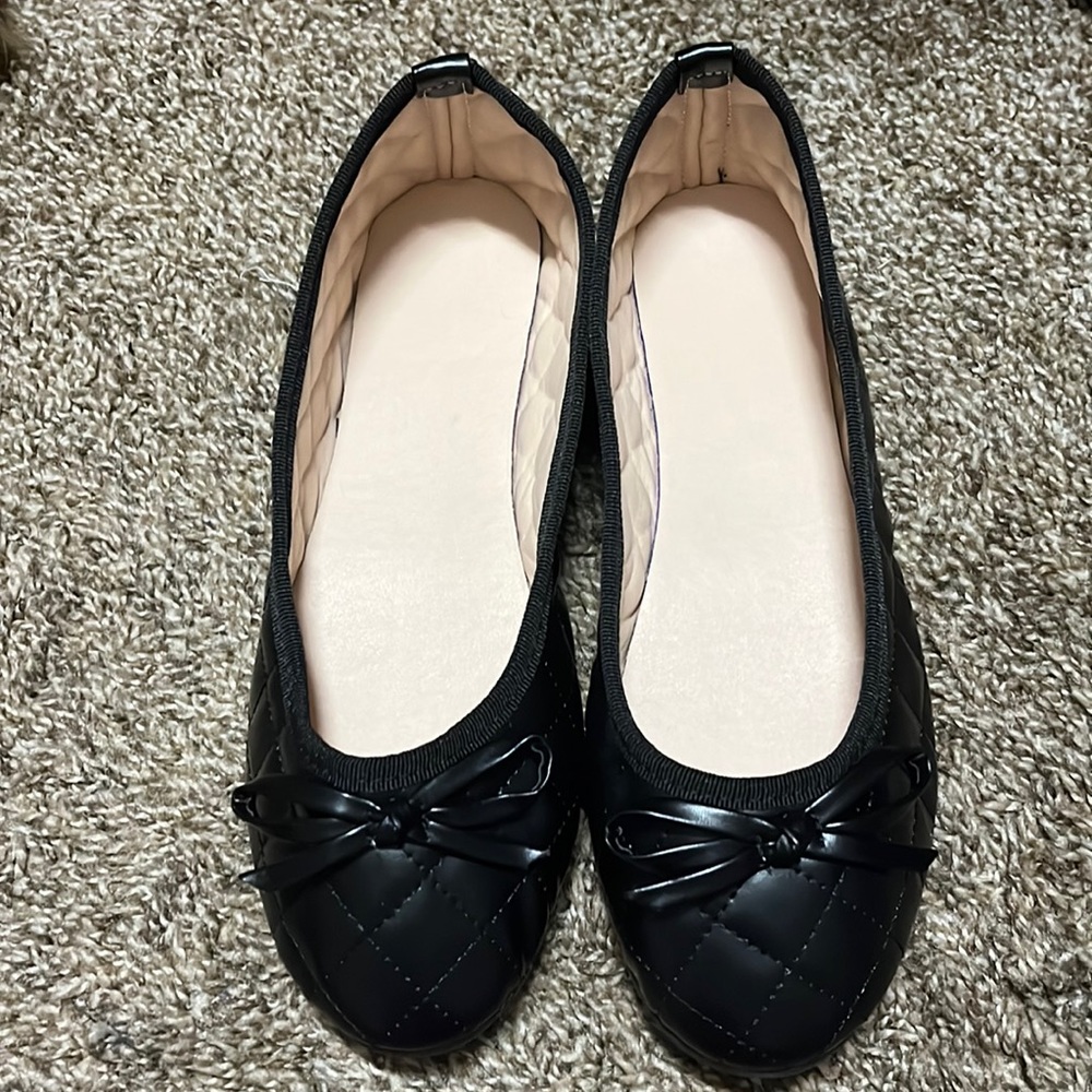 Womens Black Quilted flat shoes
